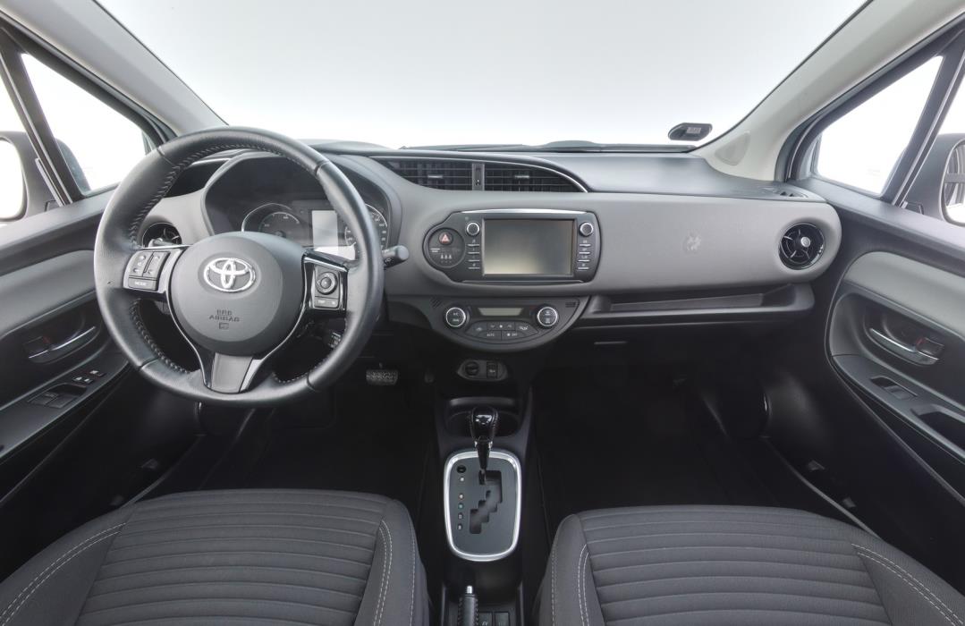 TOYOTA Yaris 2018