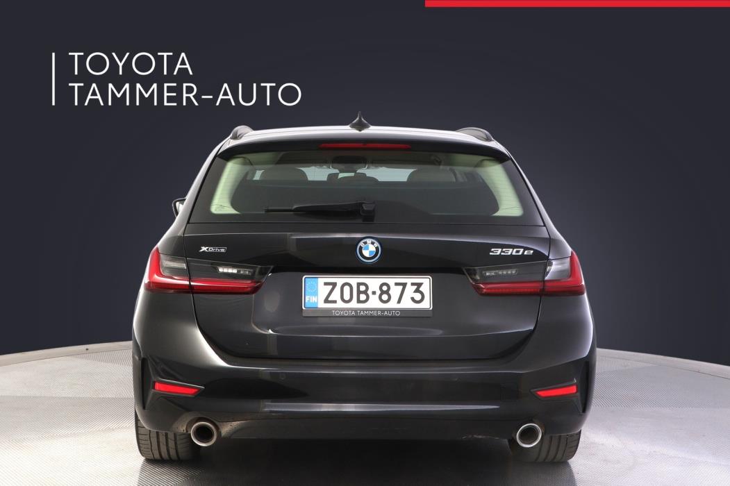 BMW 330 2022