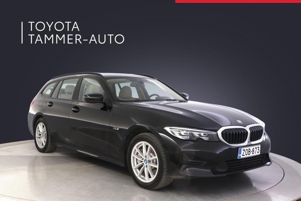 BMW 330 2022