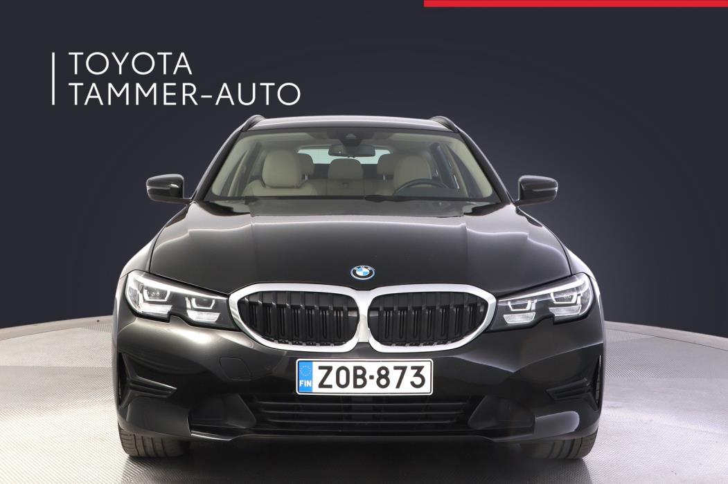 BMW 330 2022