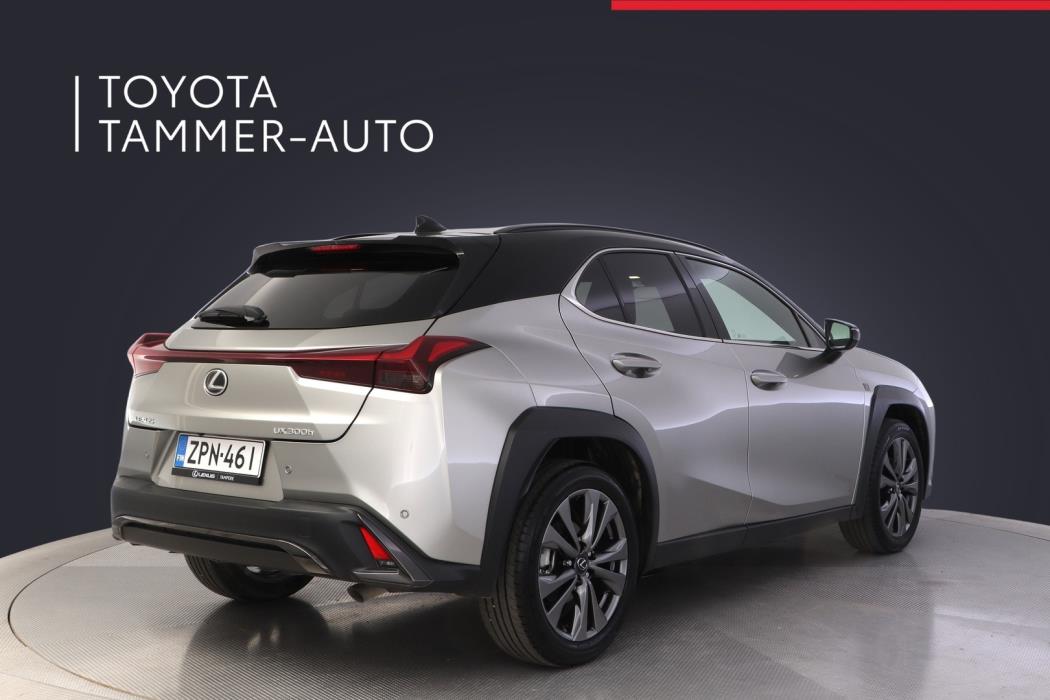 LEXUS UX 2025