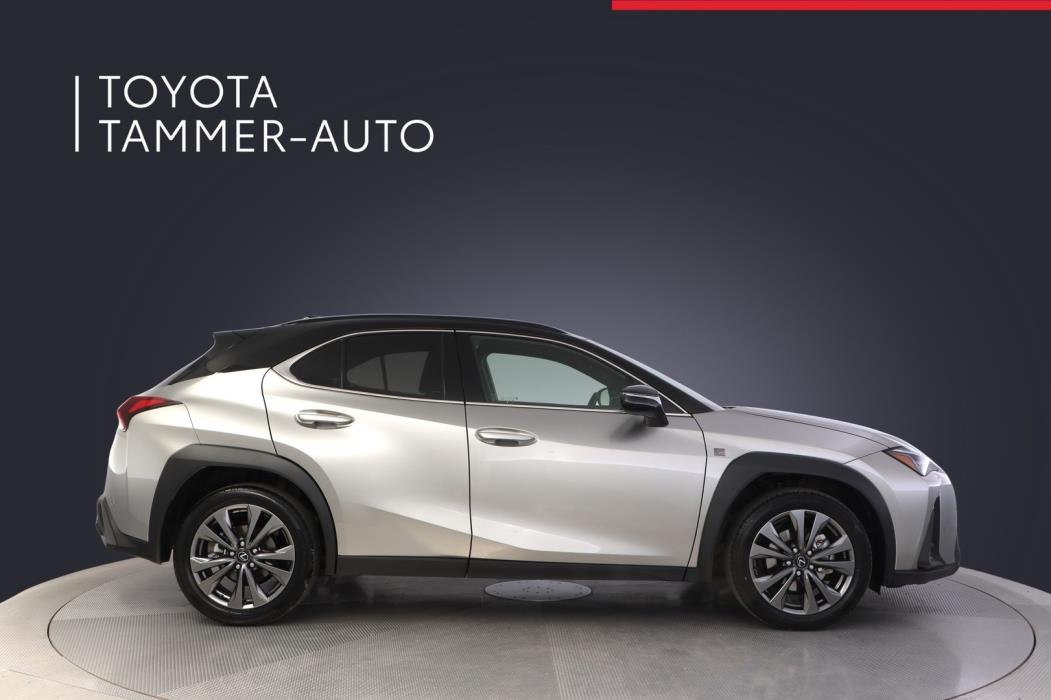 LEXUS UX 2025