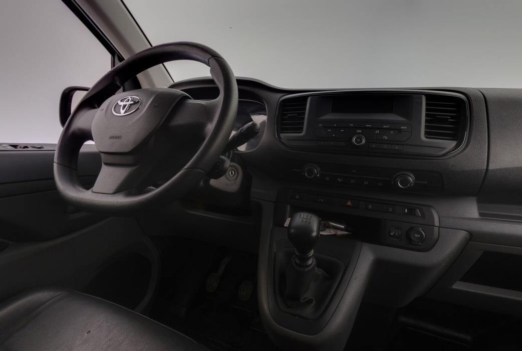 TOYOTA Proace 2021