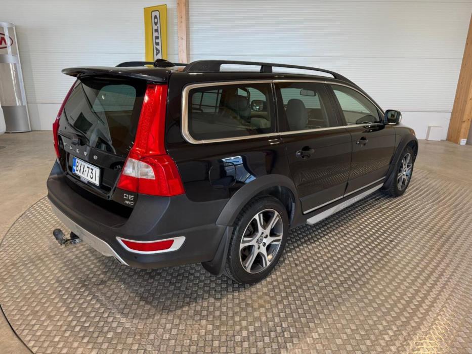 VOLVO XC70 2012