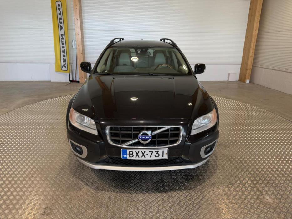 VOLVO XC70 2012