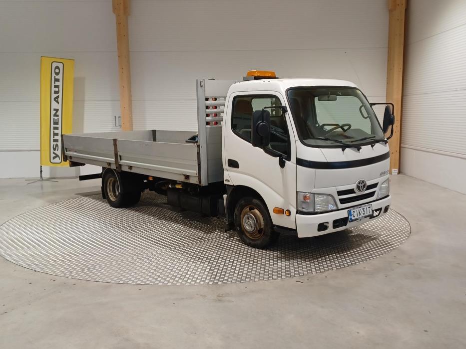 TOYOTA Dyna 2012