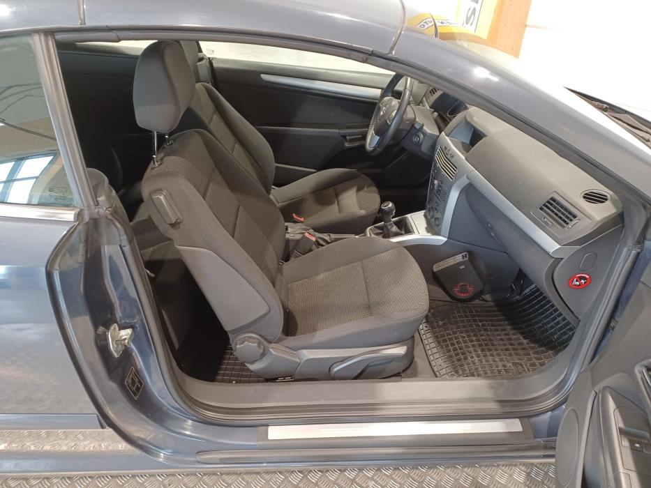 OPEL Astra 2009