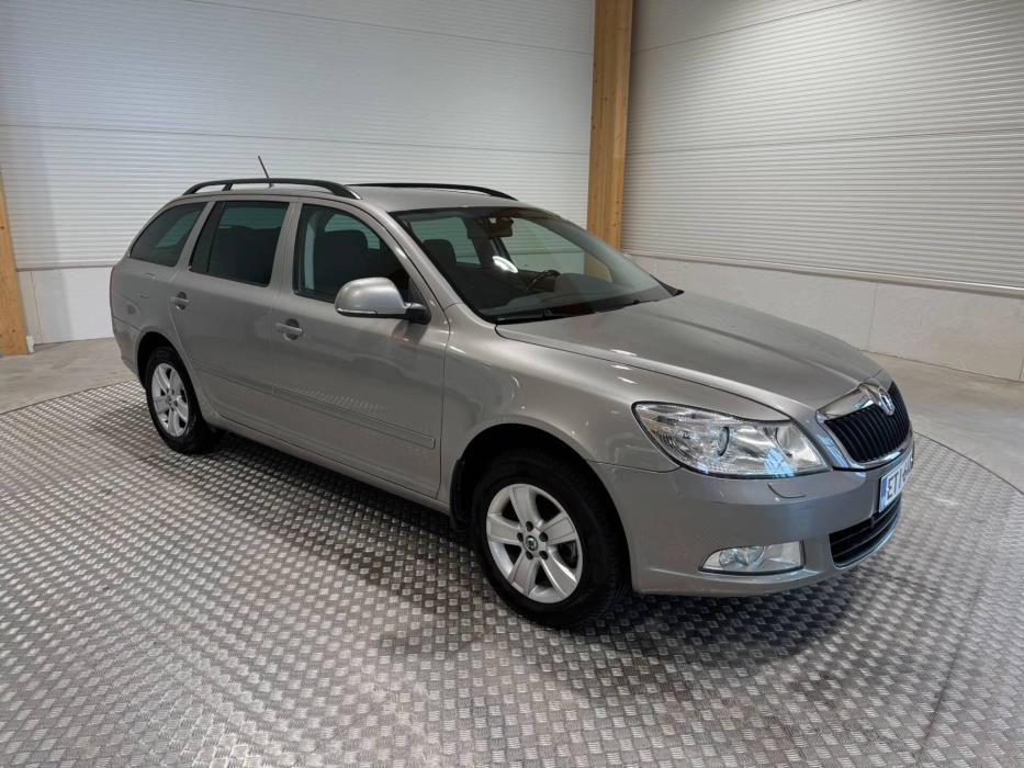 SKODA Octavia 2011