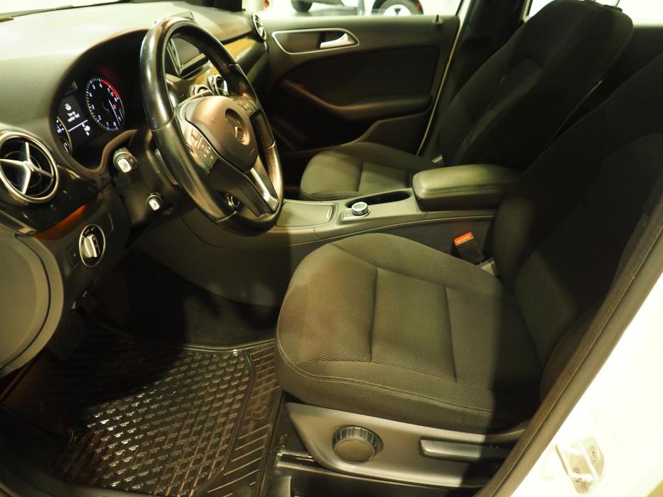 MERCEDES-BENZ B 2013