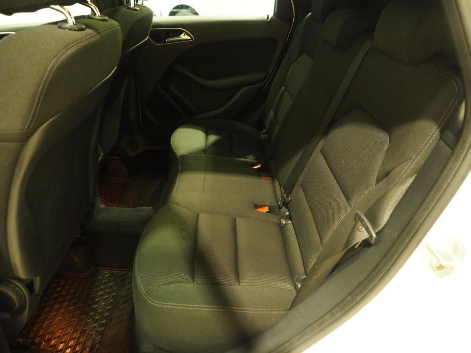 MERCEDES-BENZ B 2013