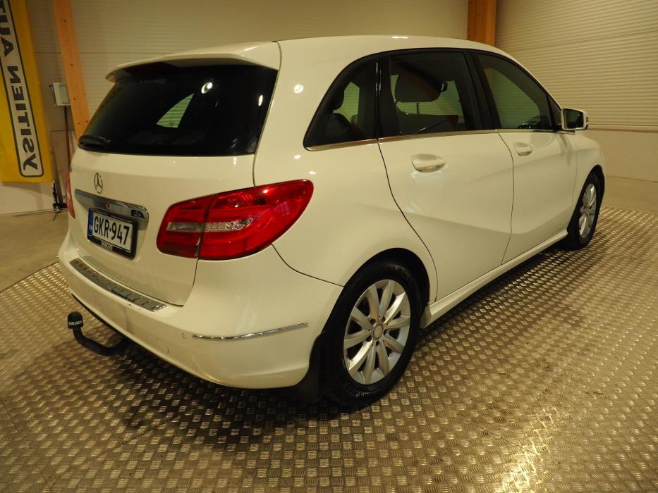 MERCEDES-BENZ B 2013