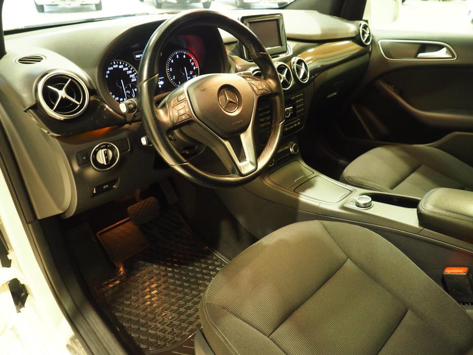 MERCEDES-BENZ B 2013