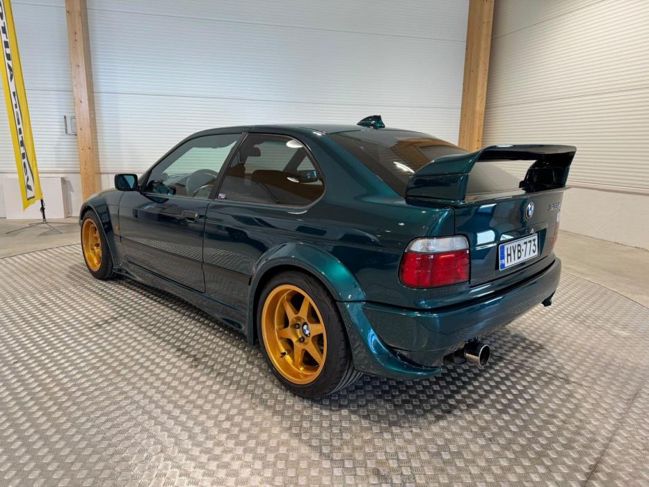 BMW 323 2000