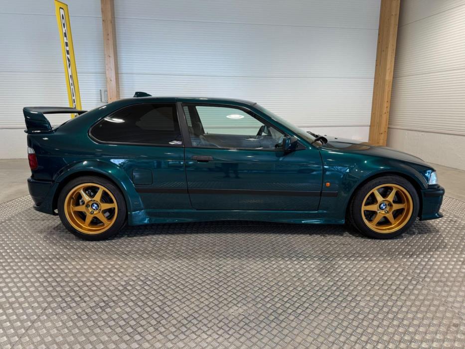 BMW 323 2000