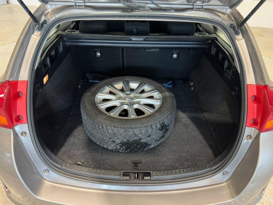 TOYOTA Auris 2014