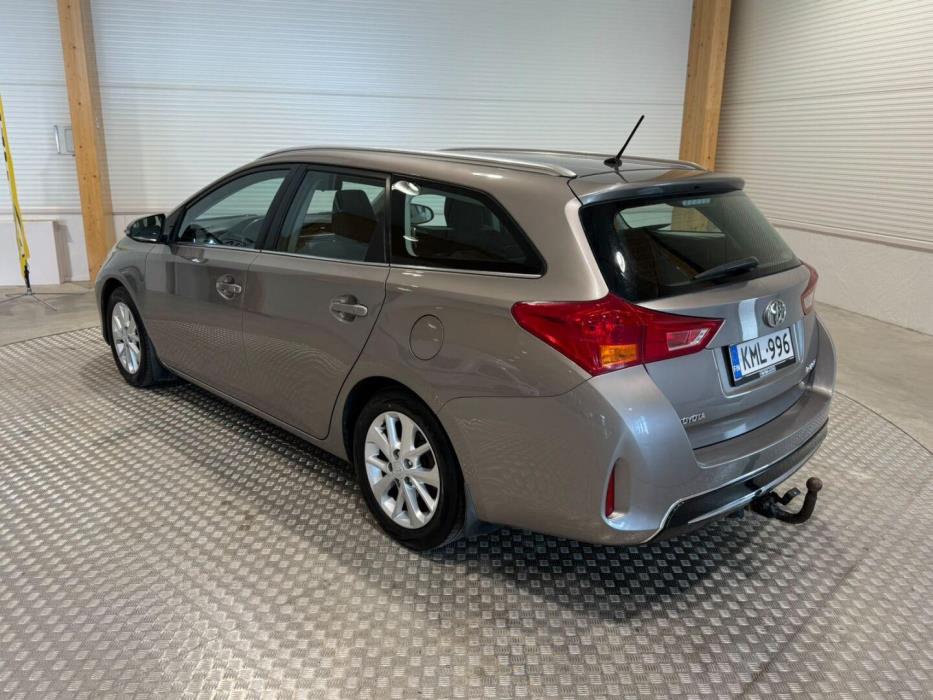 TOYOTA Auris 2014