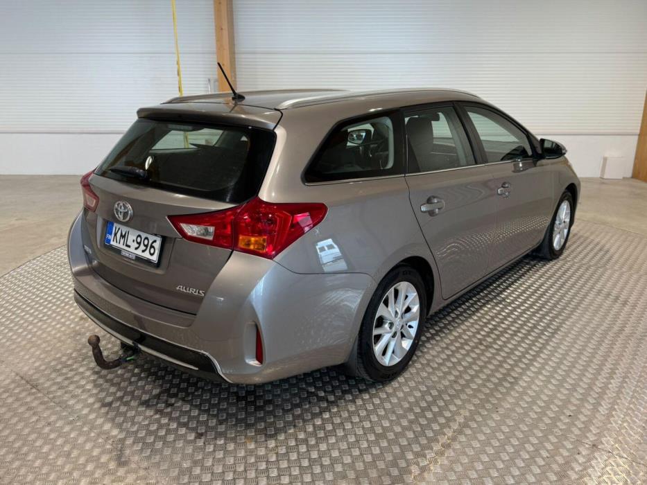TOYOTA Auris 2014