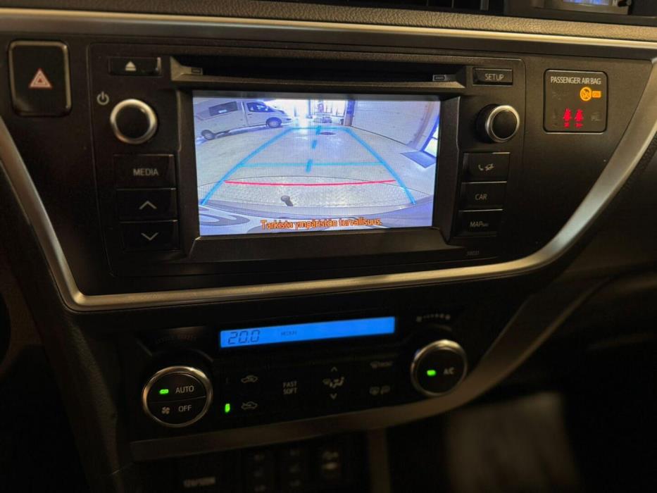 TOYOTA Auris 2014