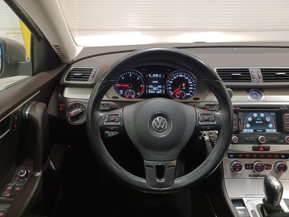 VOLKSWAGEN Passat 2014