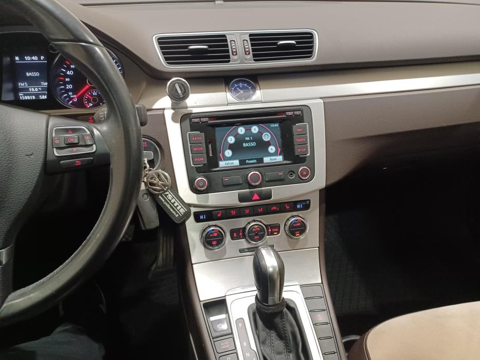 VOLKSWAGEN Passat 2014