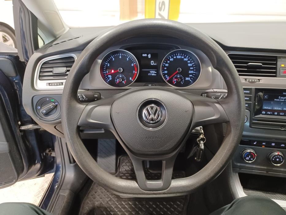 VOLKSWAGEN Golf 2015