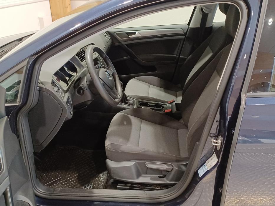 VOLKSWAGEN Golf 2015