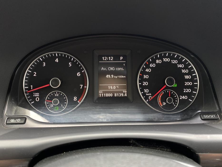 VOLKSWAGEN Touran 2013