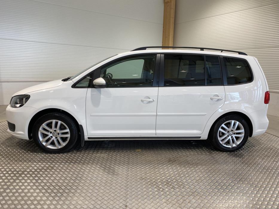 VOLKSWAGEN Touran 2013