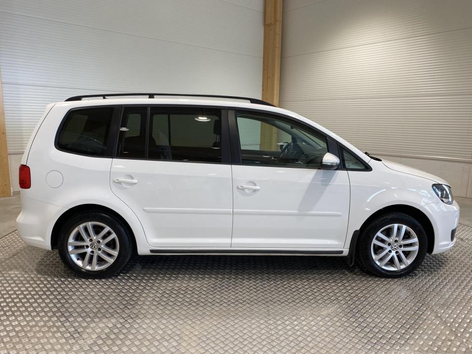 VOLKSWAGEN Touran 2013