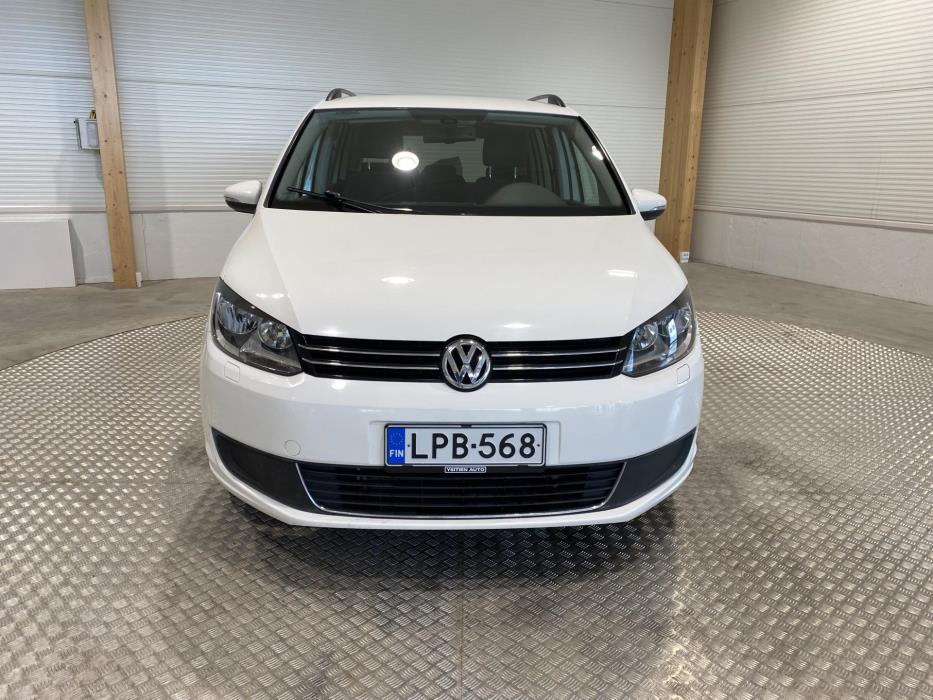 VOLKSWAGEN Touran 2013
