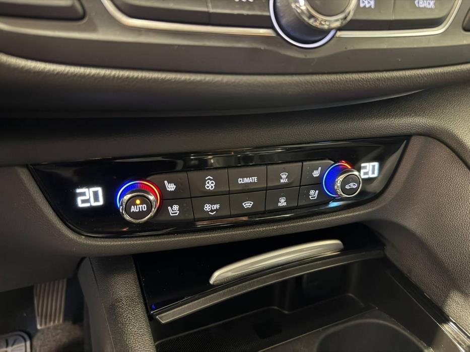 OPEL Insignia 2023