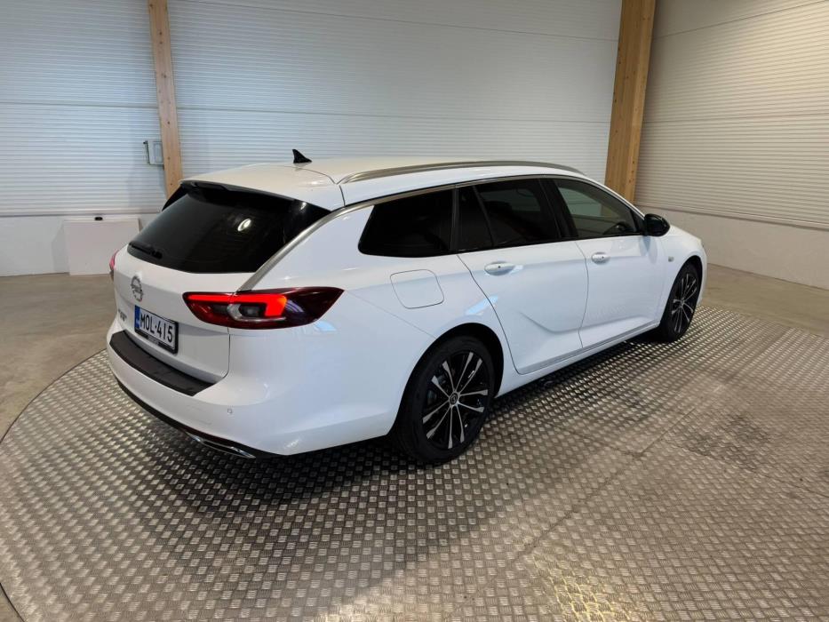 OPEL Insignia 2023