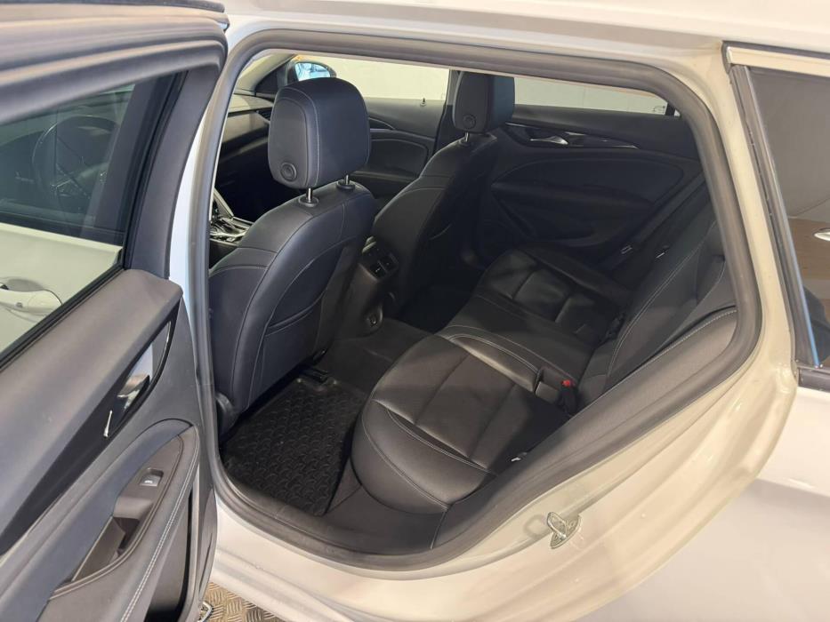 OPEL Insignia 2023