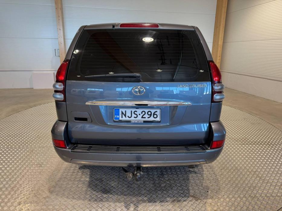 TOYOTA Land Cruiser 2005