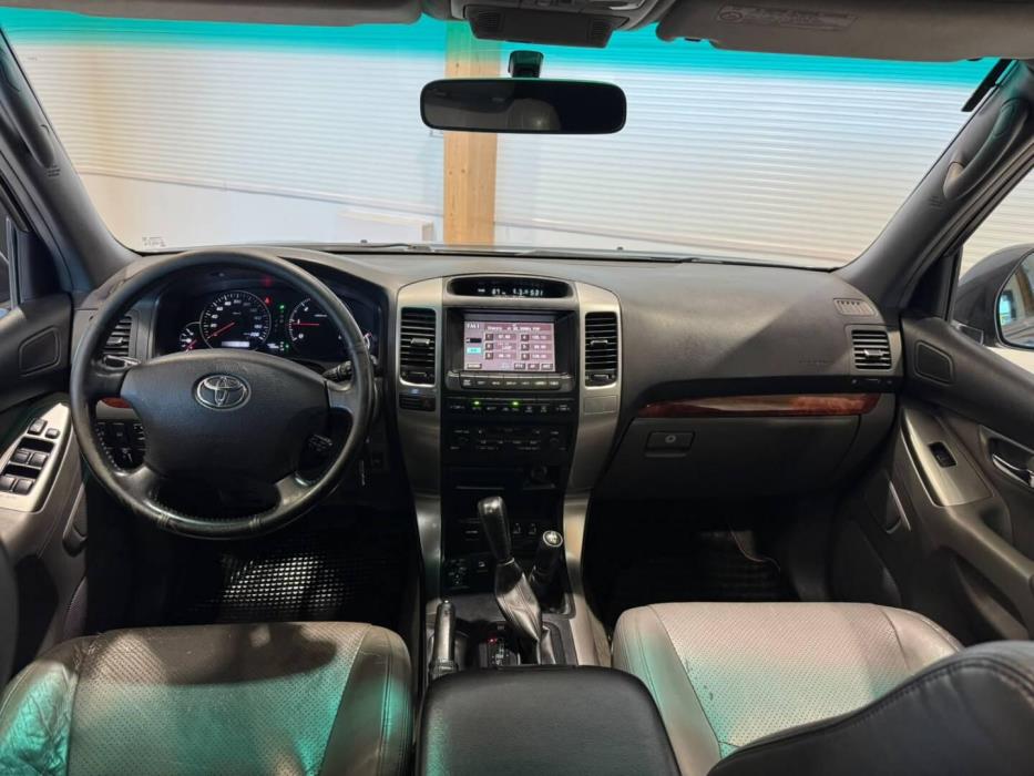 TOYOTA Land Cruiser 2005