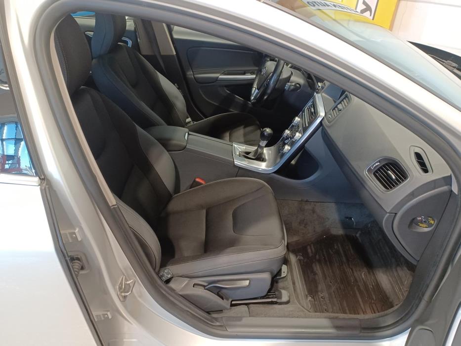 VOLVO V60 2014