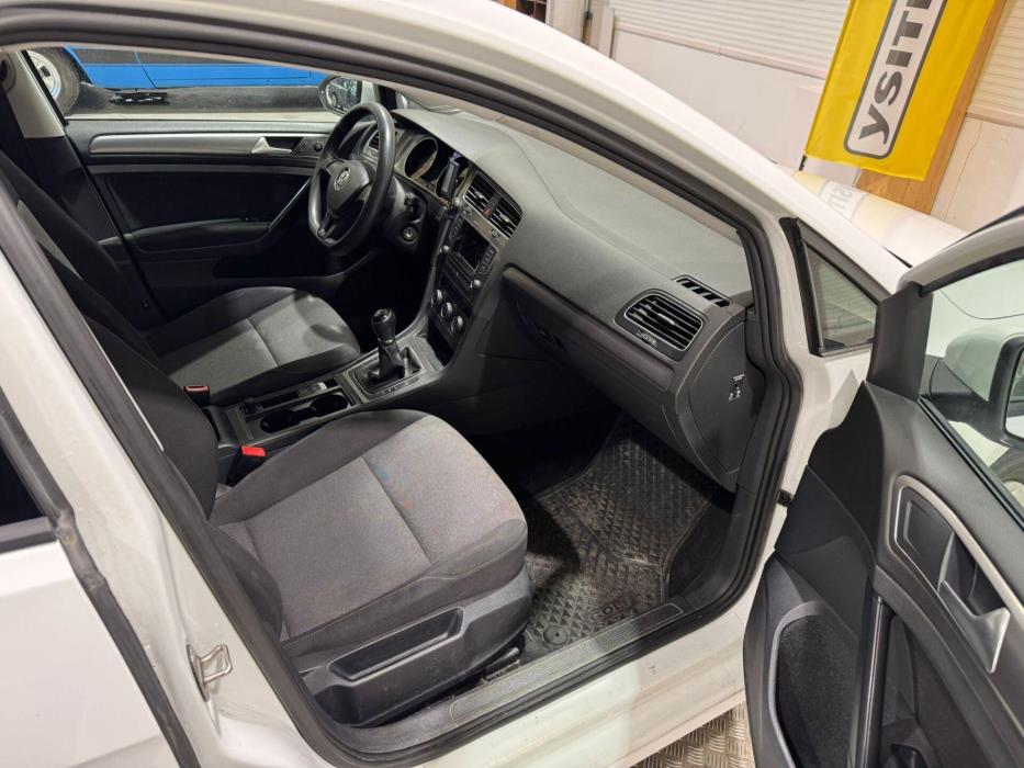 VOLKSWAGEN Golf 2015