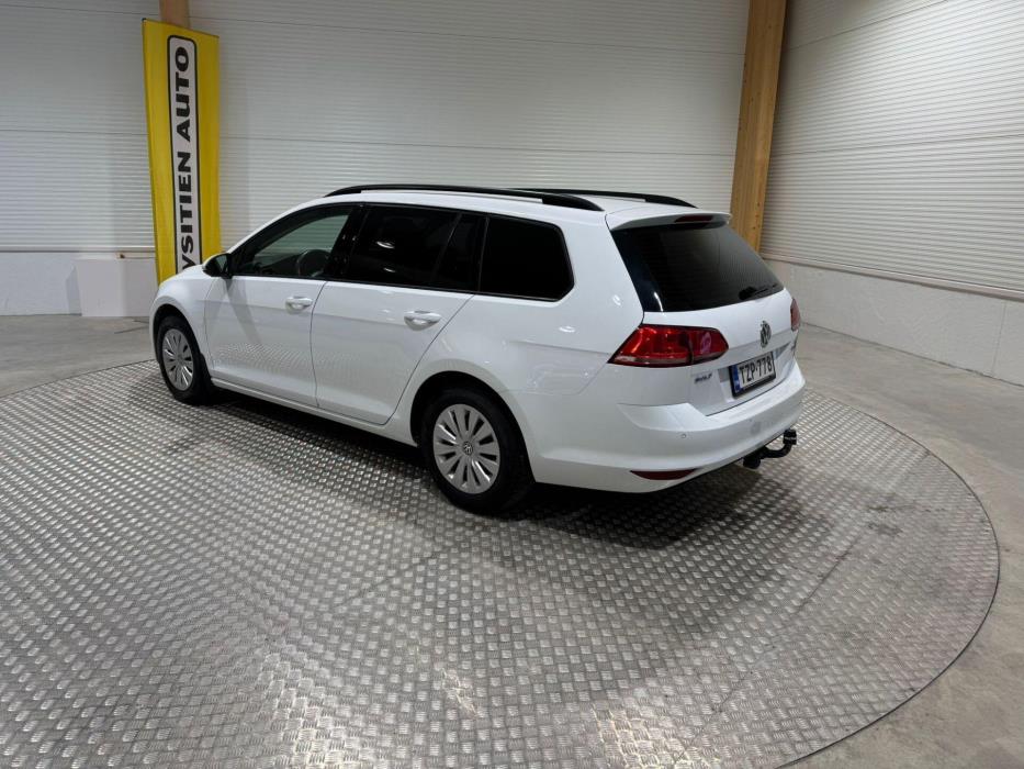 VOLKSWAGEN Golf 2015