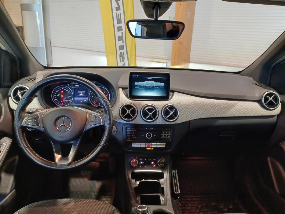 MERCEDES-BENZ B 2015