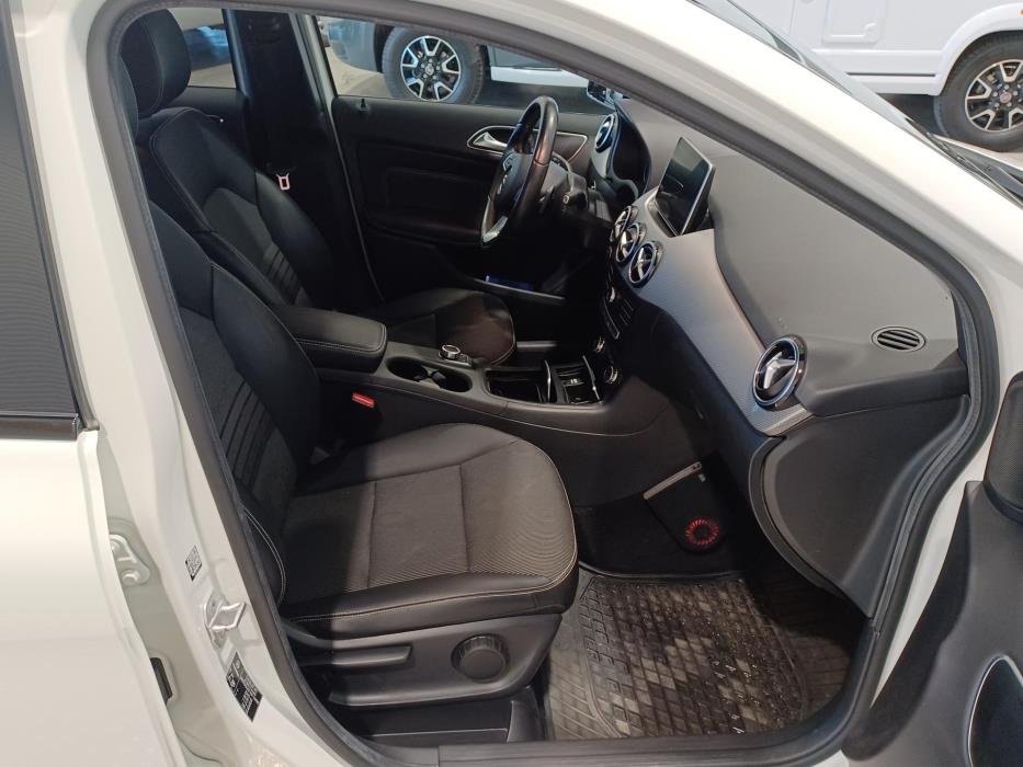 MERCEDES-BENZ B 2015