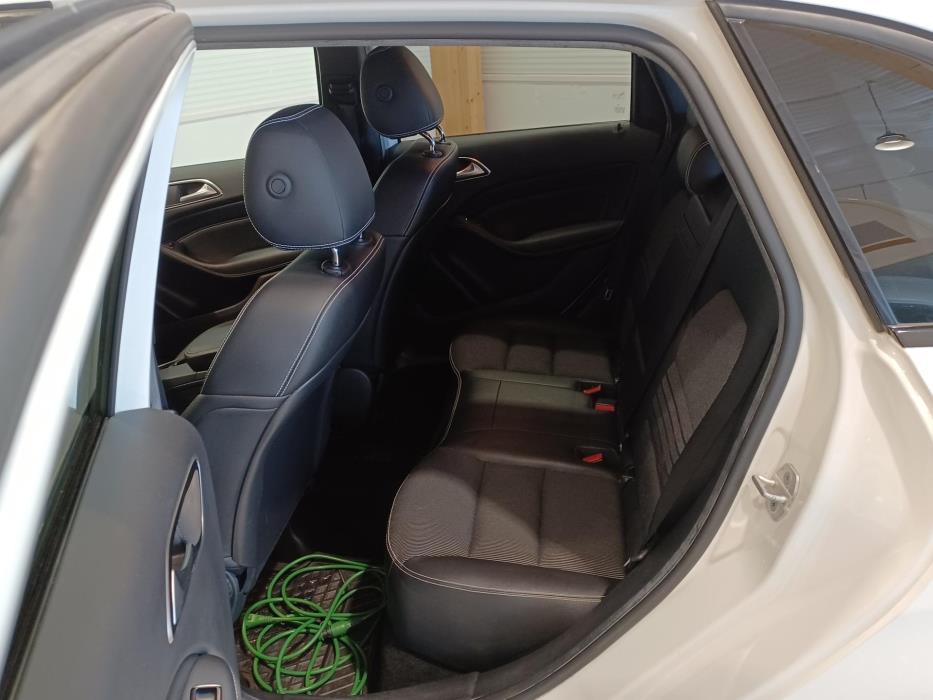 MERCEDES-BENZ B 2015
