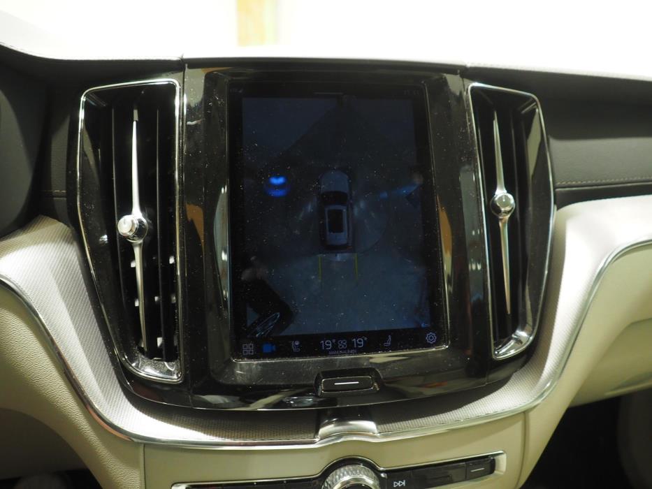 VOLVO XC60 2022