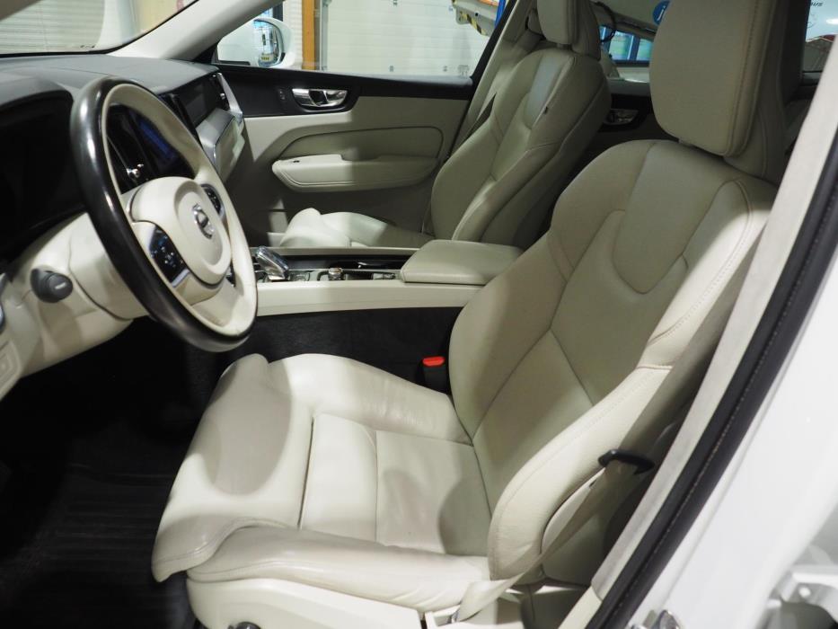 VOLVO XC60 2022