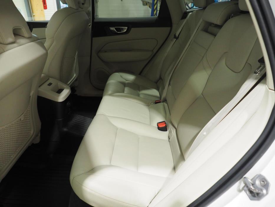 VOLVO XC60 2022