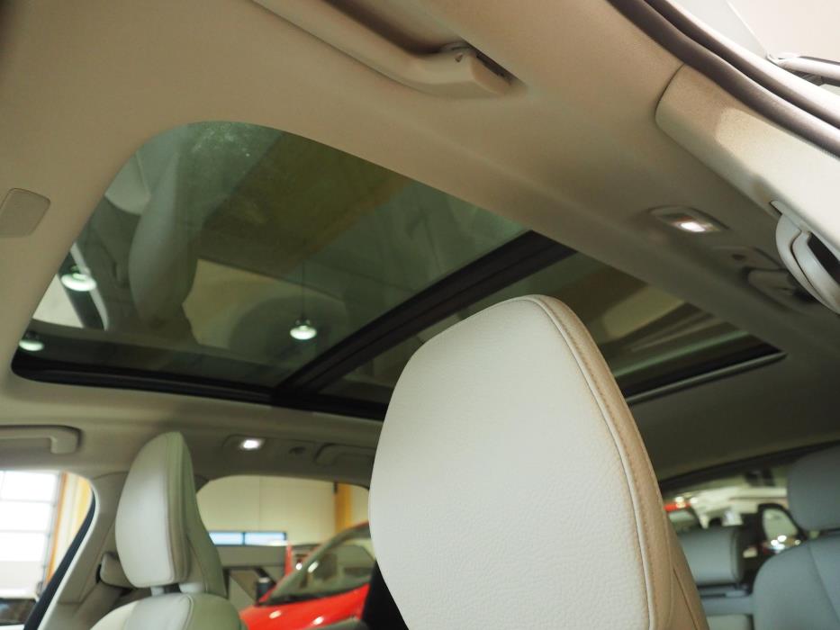 VOLVO XC60 2022