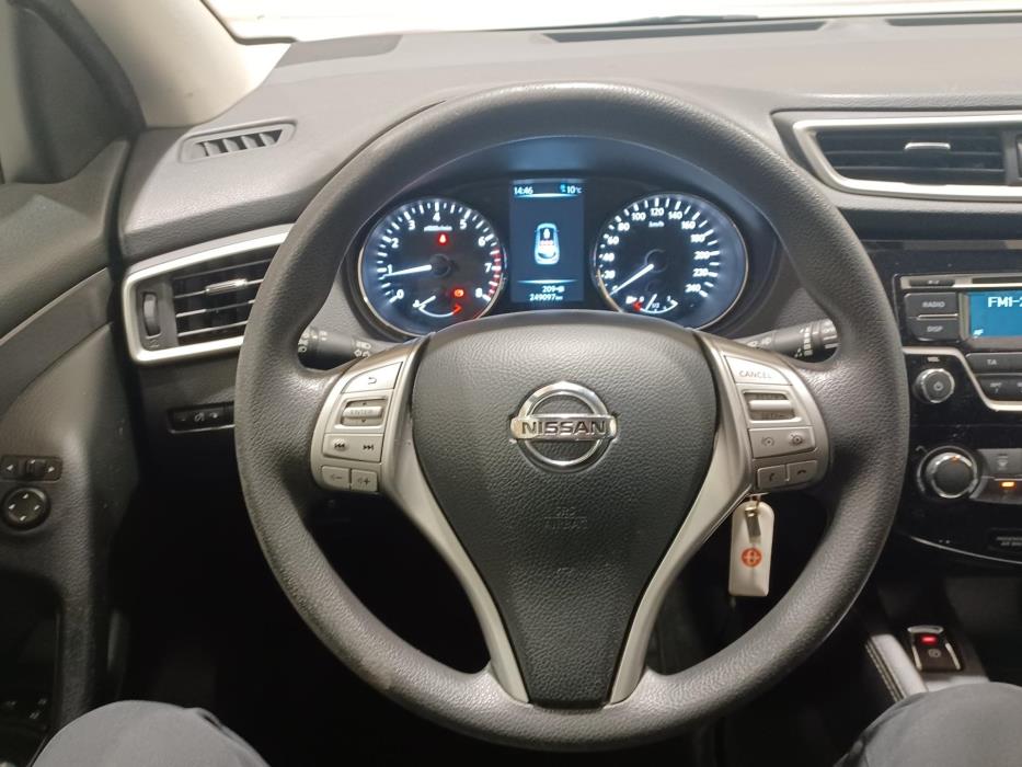 NISSAN Qashqai 2015