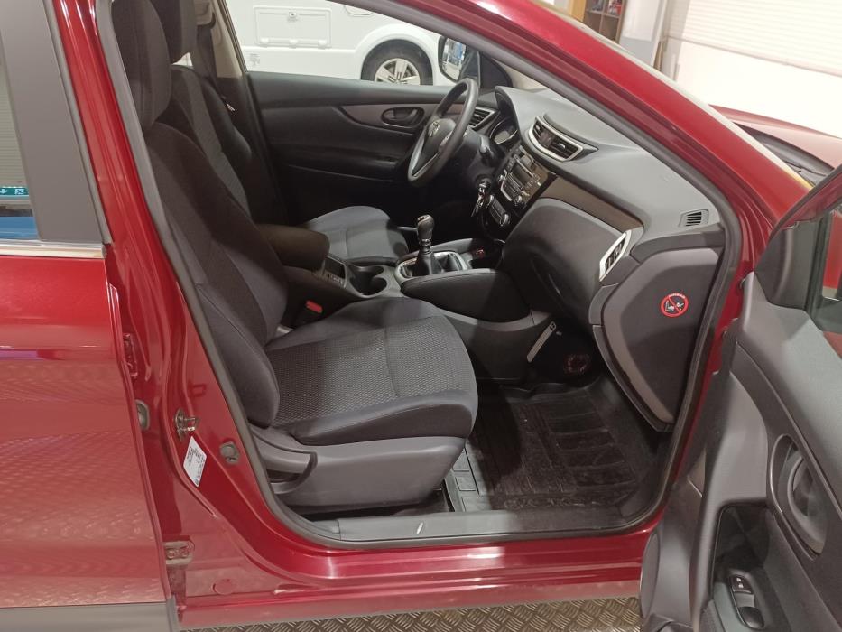 NISSAN Qashqai 2015