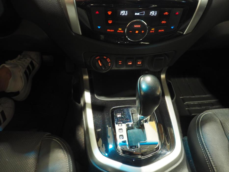 NISSAN Navara 2019