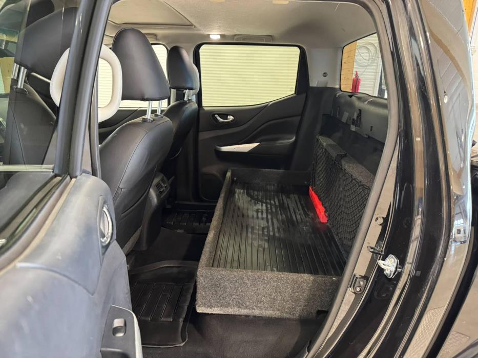 NISSAN Navara 2019