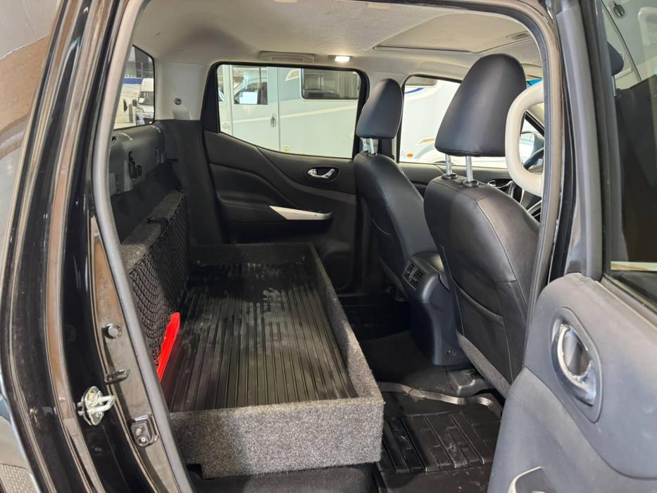 NISSAN Navara 2019